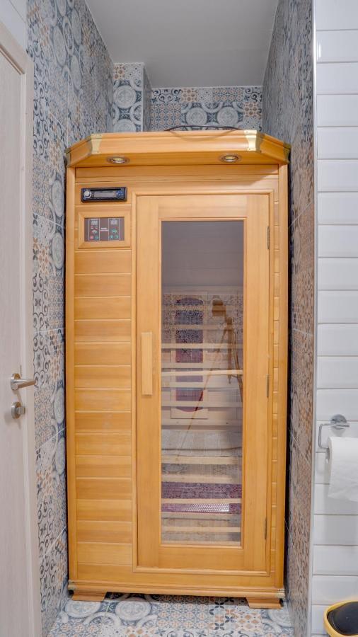 Spa Apartment Yang - Hot Tub, Sauna, Spa Нови Сад Екстериор снимка