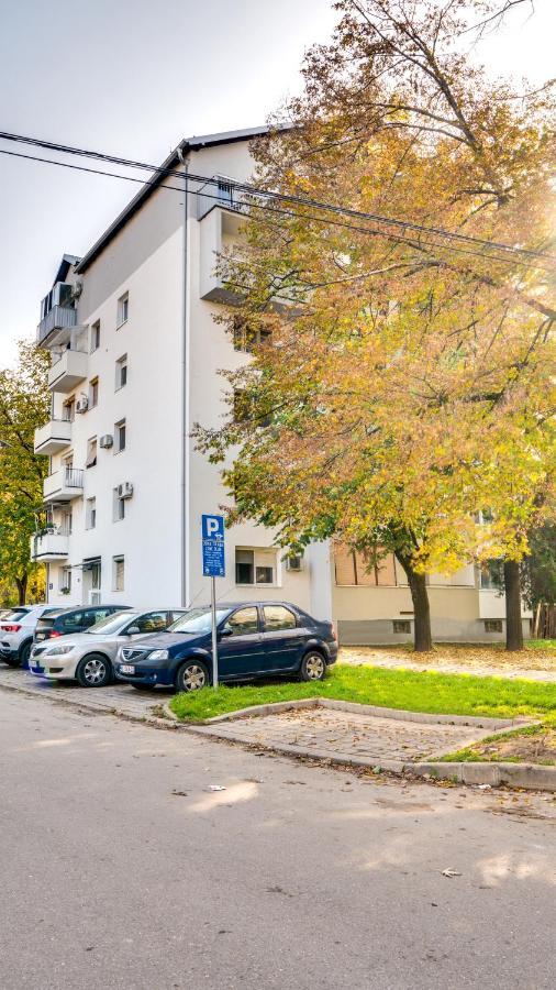 Spa Apartment Yang - Hot Tub, Sauna, Spa Нови Сад Екстериор снимка