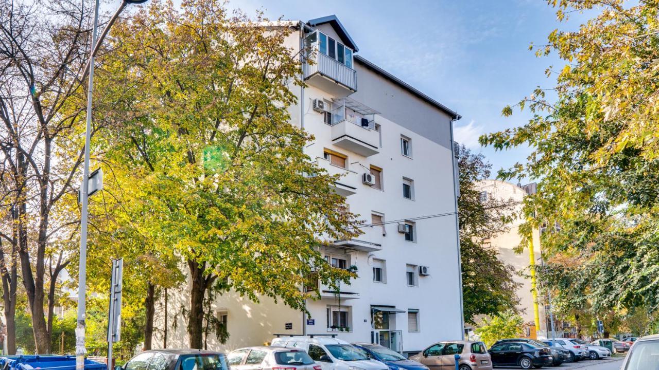 Spa Apartment Yang - Hot Tub, Sauna, Spa Нови Сад Екстериор снимка