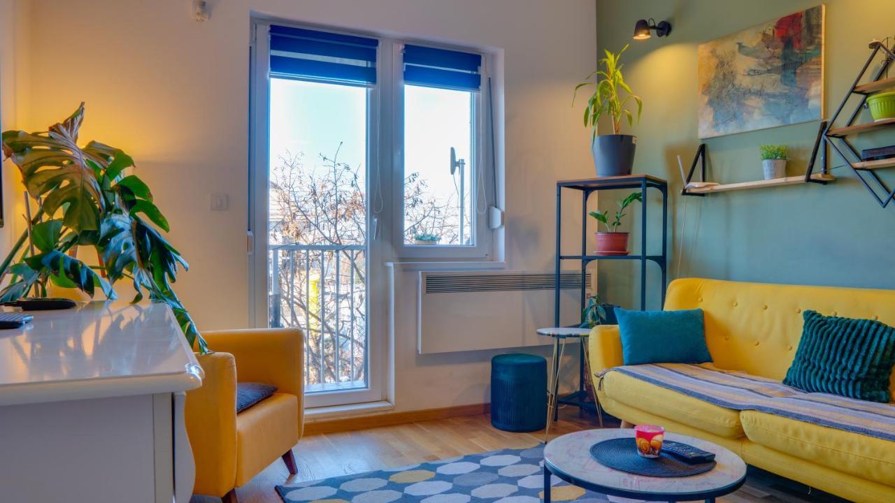 Spa Apartment Yang - Hot Tub, Sauna, Spa Нови Сад Екстериор снимка