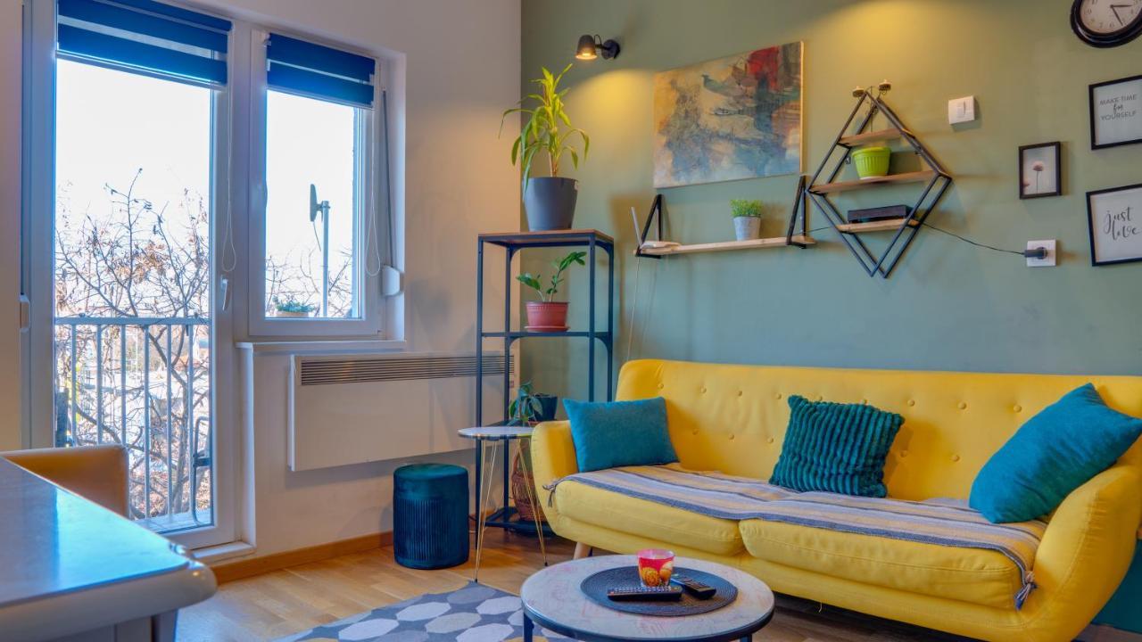 Spa Apartment Yang - Hot Tub, Sauna, Spa Нови Сад Екстериор снимка
