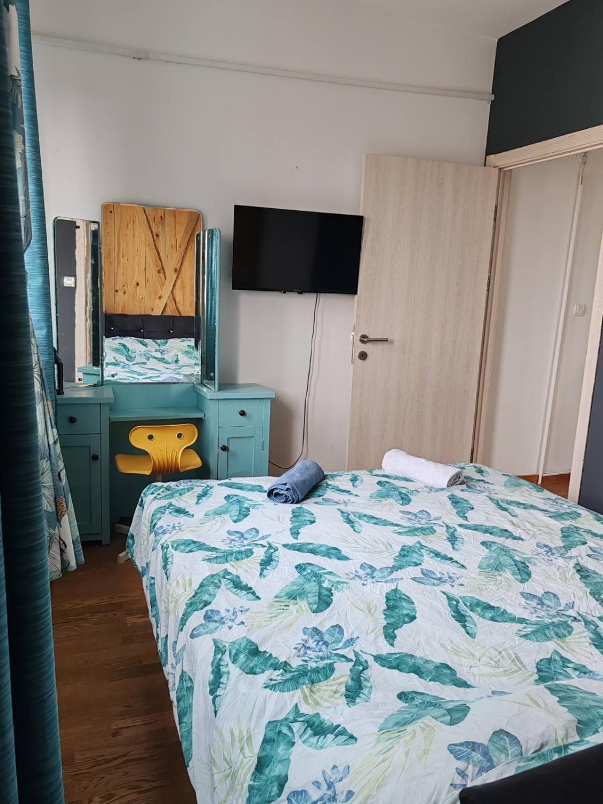 Spa Apartment Yang - Hot Tub, Sauna, Spa Нови Сад Екстериор снимка
