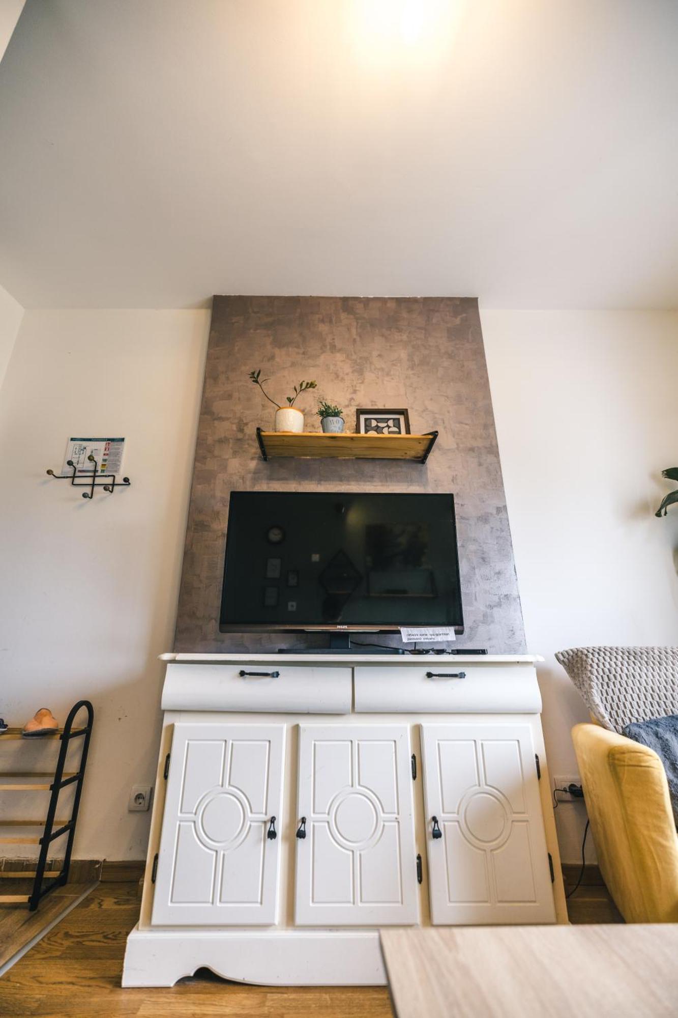 Spa Apartment Yang - Hot Tub, Sauna, Spa Нови Сад Екстериор снимка